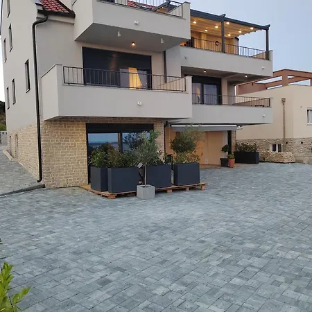 아파트 Divi Sunset View 만드레